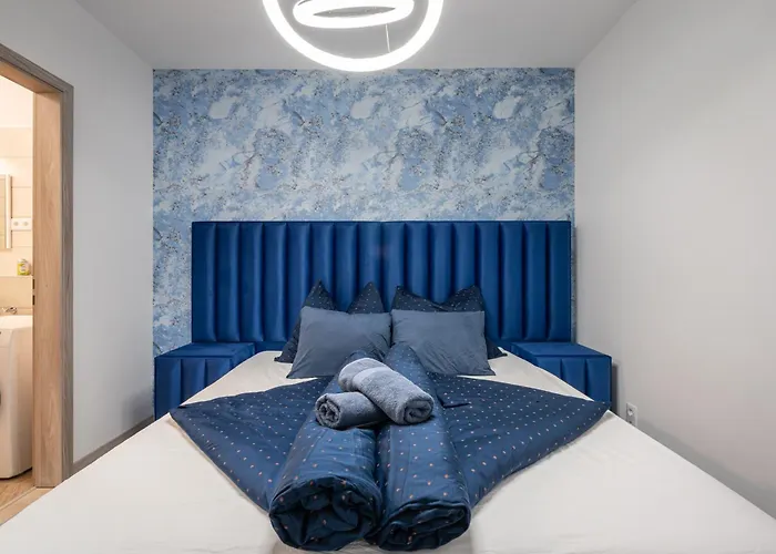 Corvin 5 Stars Luxury Apartment With Free Parking